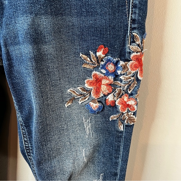 MISS ME Ankle Skinny Embroidered Medium Wash Distressed size 27 Jeans - Picture 6 of 16